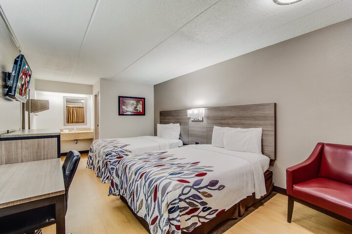 2 Double Beds (10 of 10)