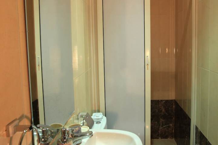 Room 18 of 27
