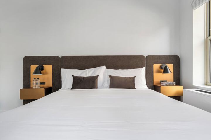 Room 92 of 626