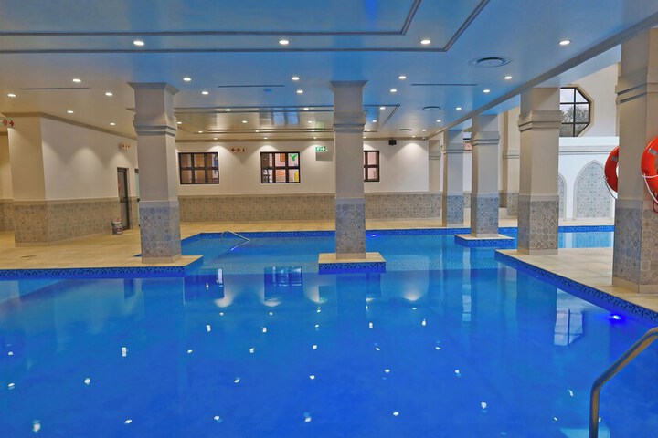 Pool 54 of 101