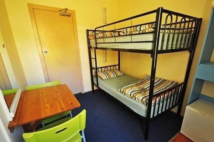 Room 4 of 15