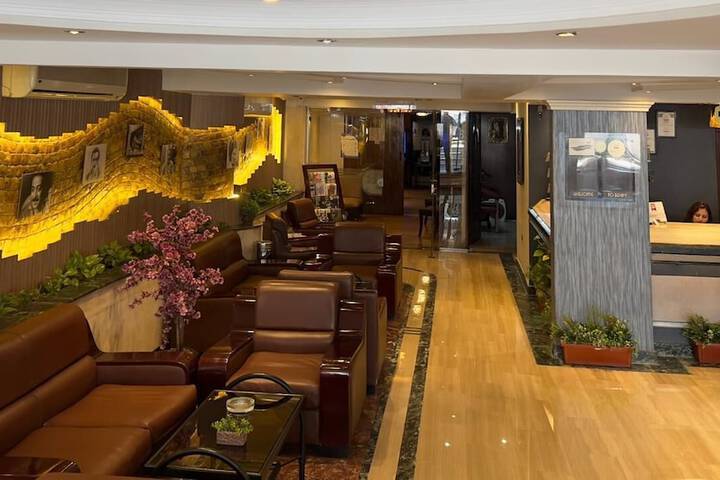 Guest Lobby