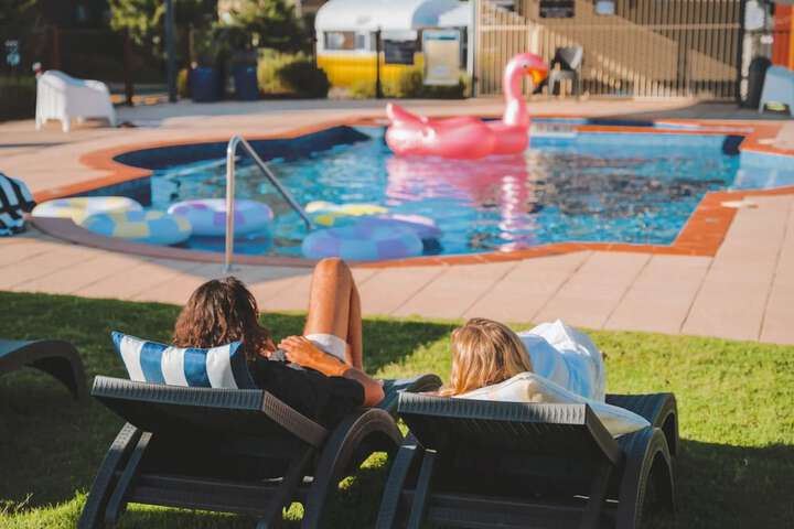 Pool 196 of 211