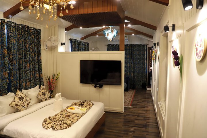 Room 21 of 36