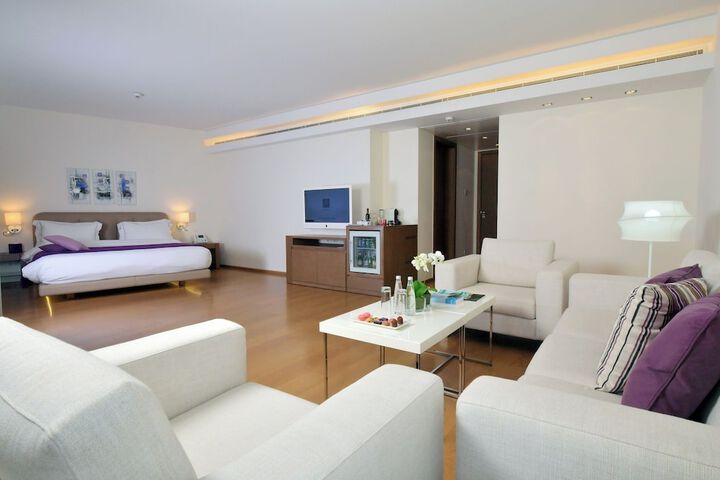 Room 17 of 47