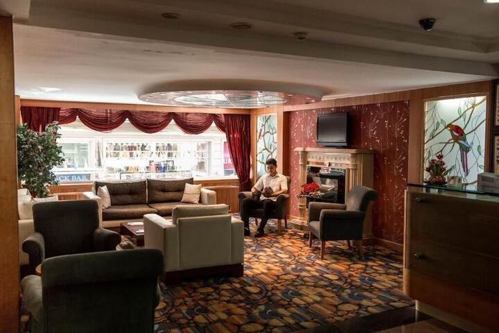 Hotel Lobby
