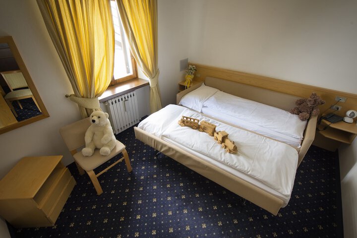 Room 4 of 47