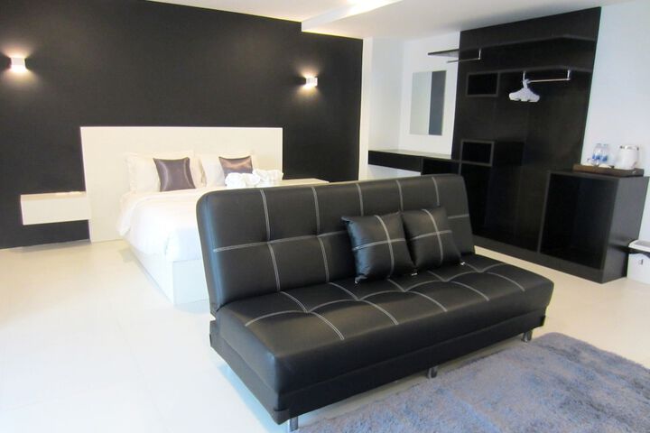 Room 32 of 63