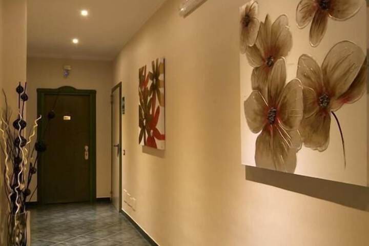 Ballroom/Hall 46 of 47