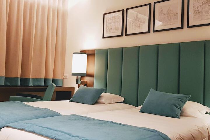 Room 4 of 27