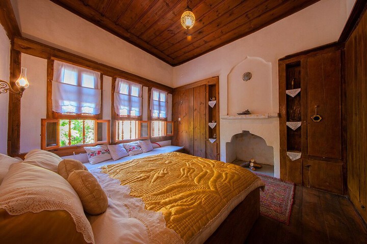 Room 6 of 22