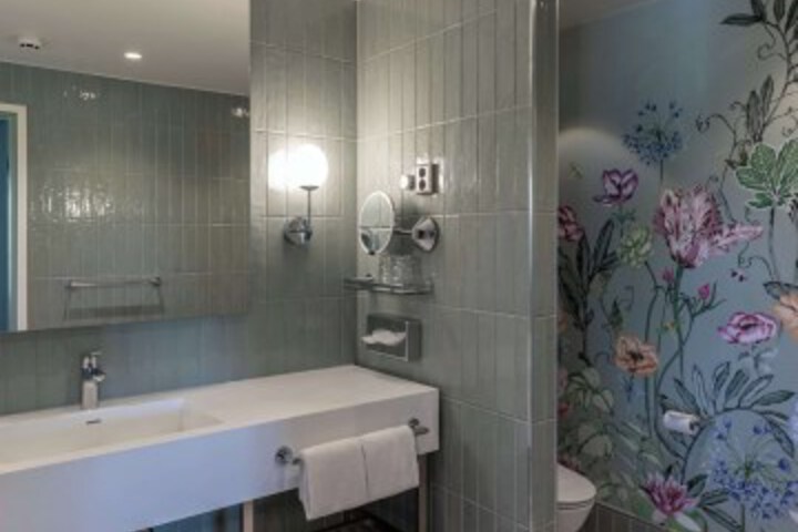 Room 45 of 119