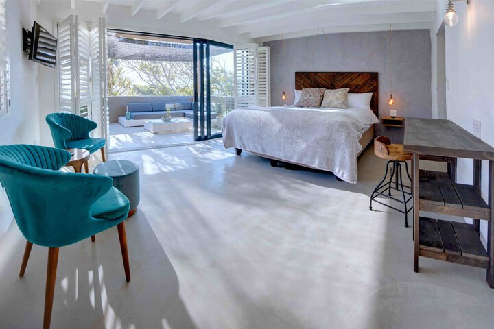 Room 15 of 72