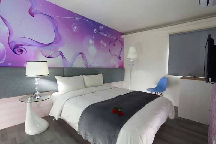 Room 6 of 35