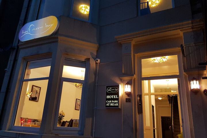 HALF MOON BAY HOTEL - FAMILIES ONLY