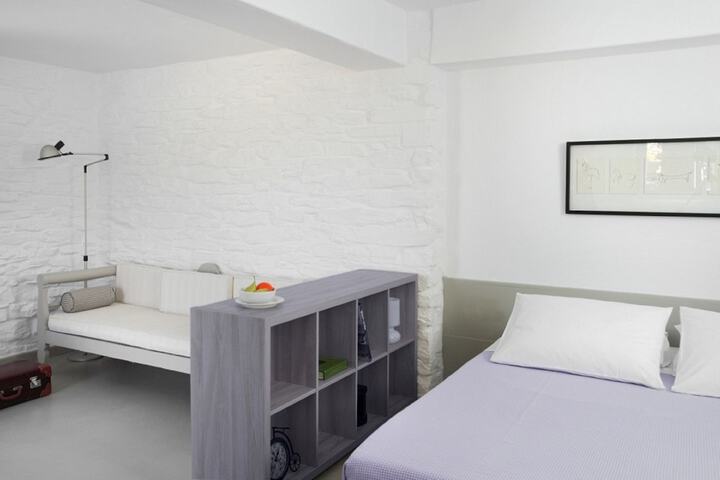 Room 15 of 121