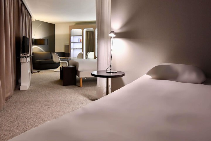 Room 41 of 96