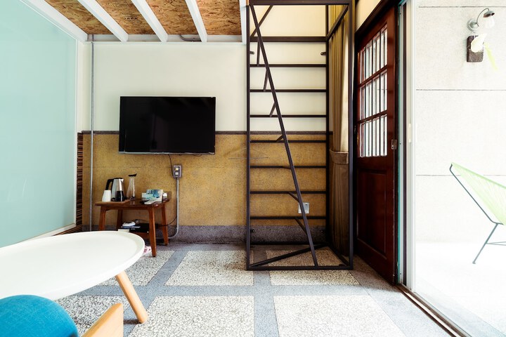 Room 28 of 60