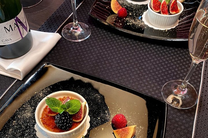 Dining 46 of 54