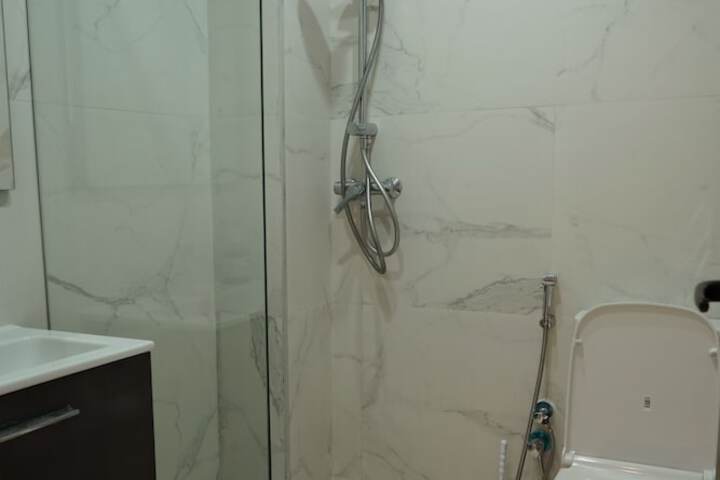 Room 12 of 22