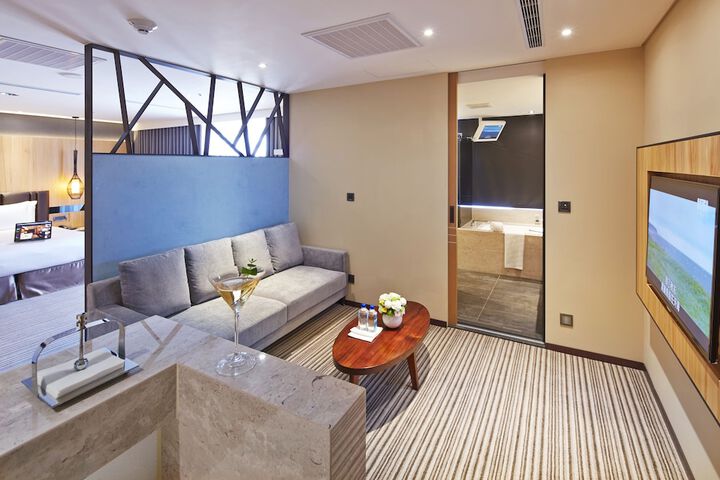 Room 22 of 50