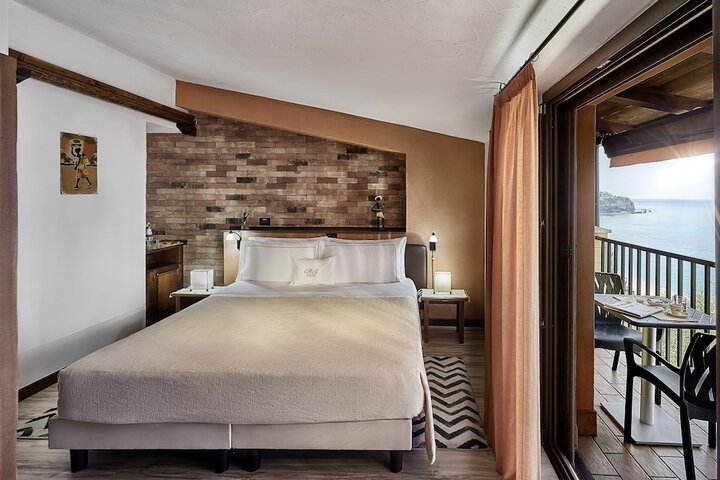 Room 5 of 35