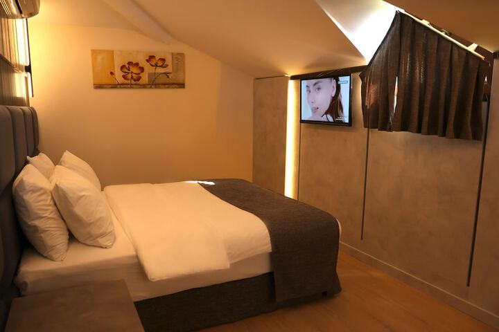 Room 26 of 108