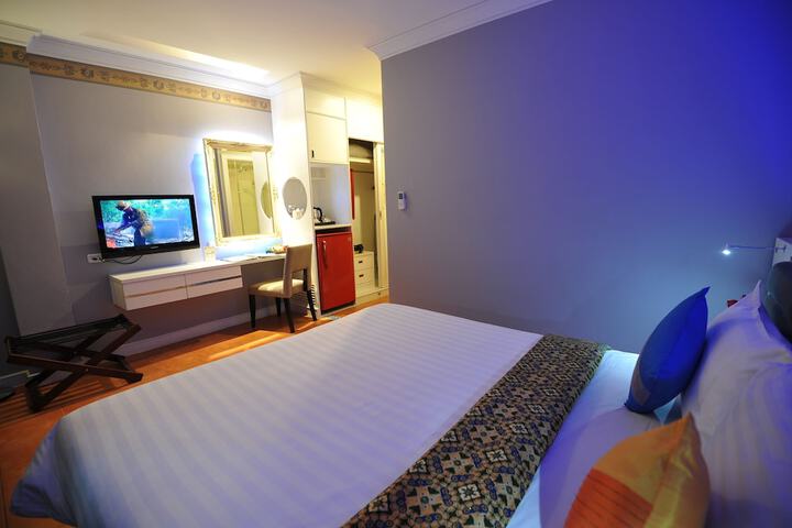 Room 8 of 52