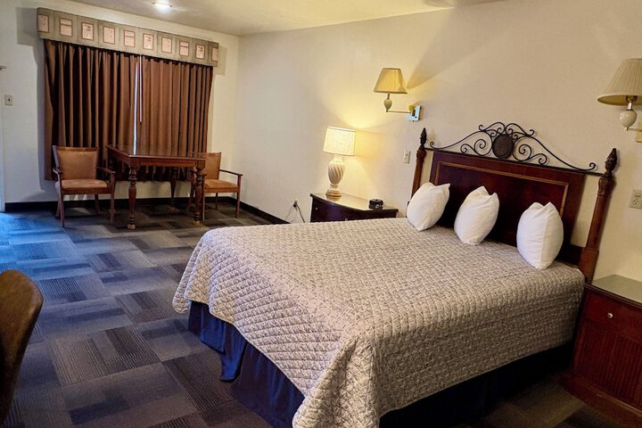 Room 15 of 38