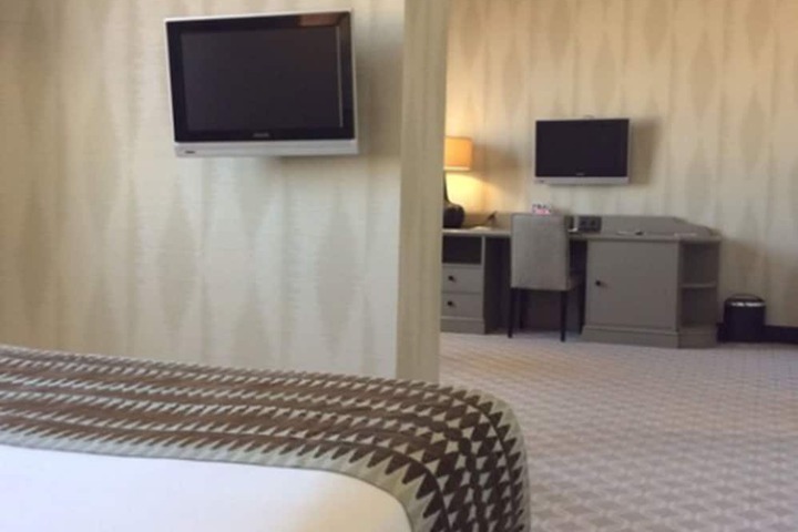 Room 35 of 138