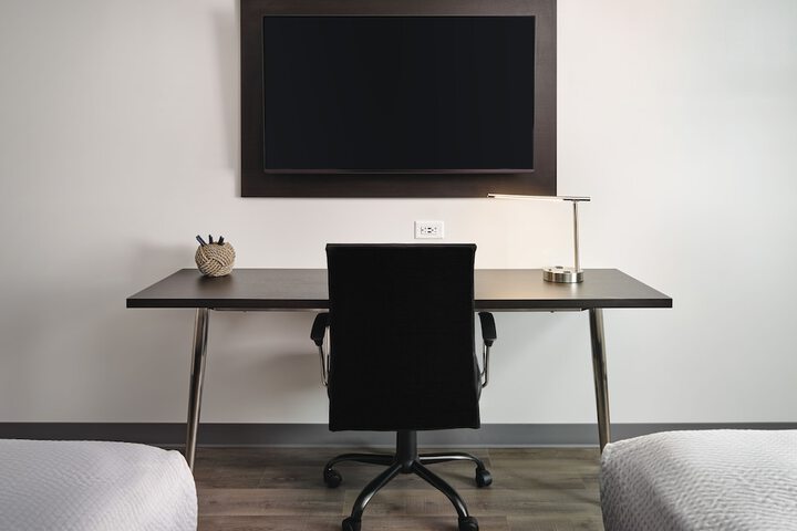 Room 2 of 18