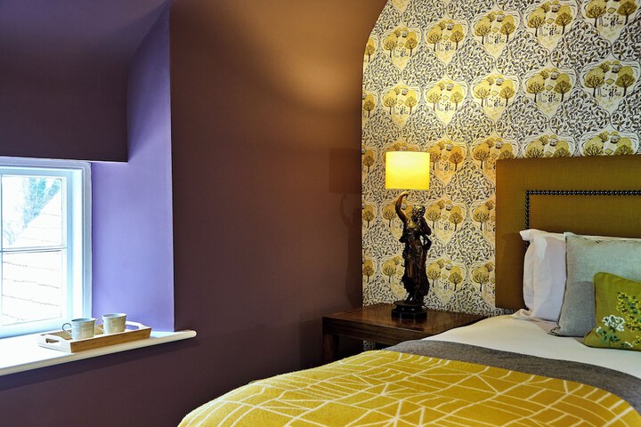 Room 3 of 20