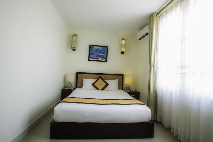 Room 13 of 35
