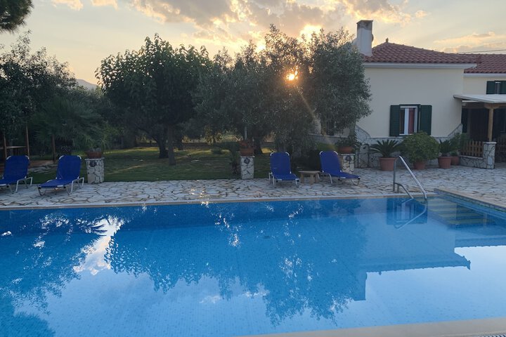 Pool 10 of 19