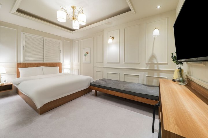 Room 28 of 48