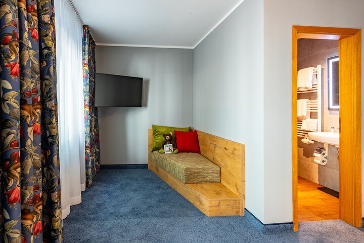 Room 19 of 84