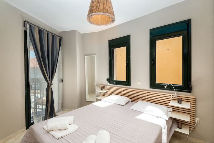Room 2 of 61