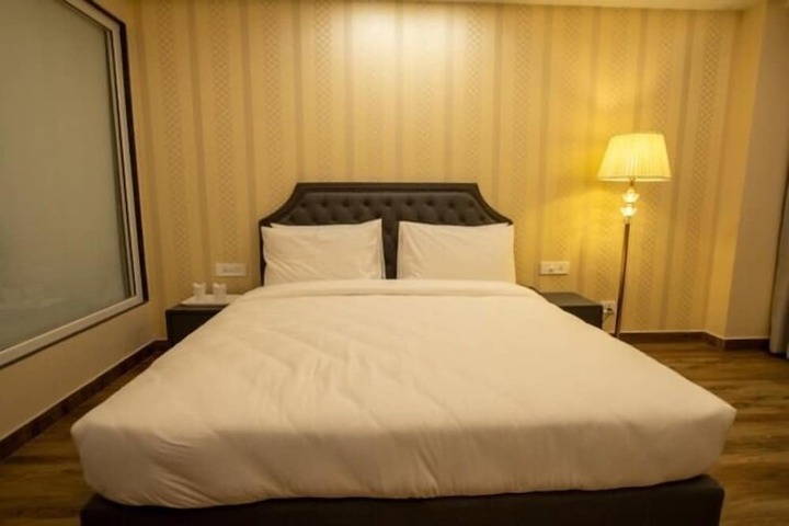 Room 2 of 11