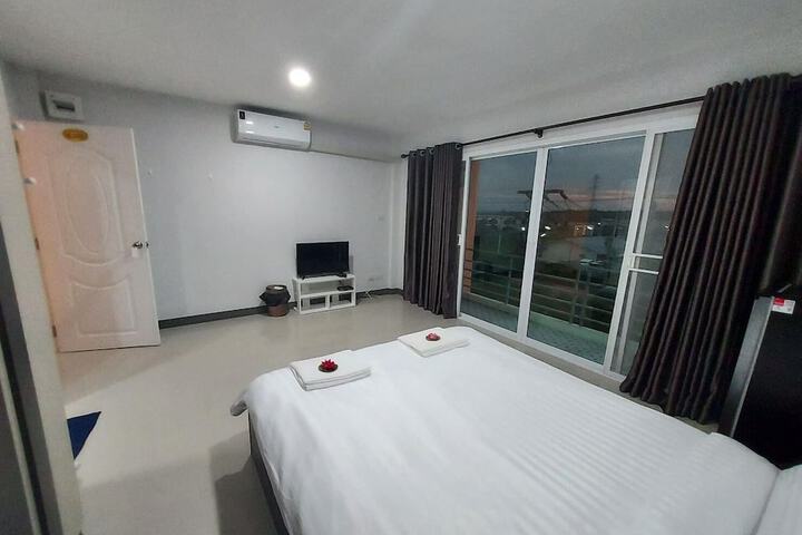 Room 7 of 50