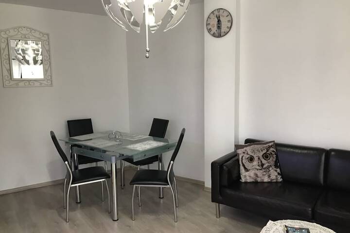 Room 11 of 18