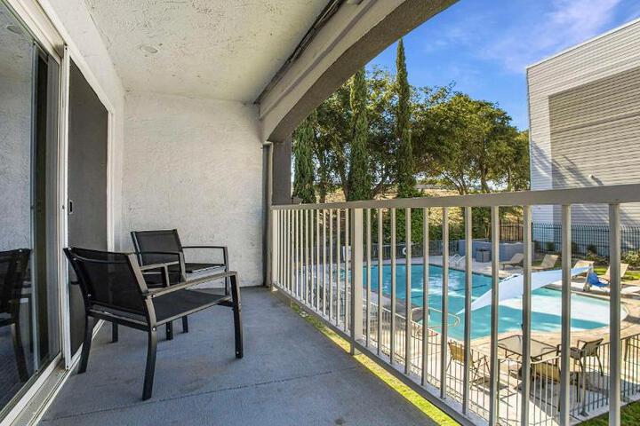 1 King Bed Microwave and Refrigerator Flat Screen Television High Speed Internet Accessible (9 of 20)