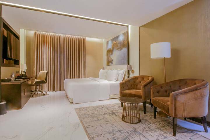 Room 8 of 28