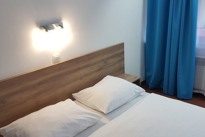 Room 4 of 52