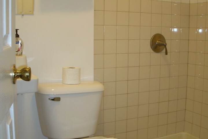 Room 11 of 18