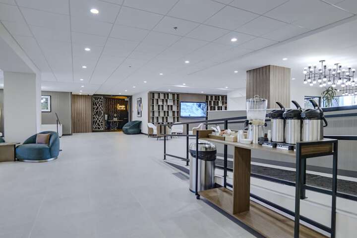 Entrance & Lobby