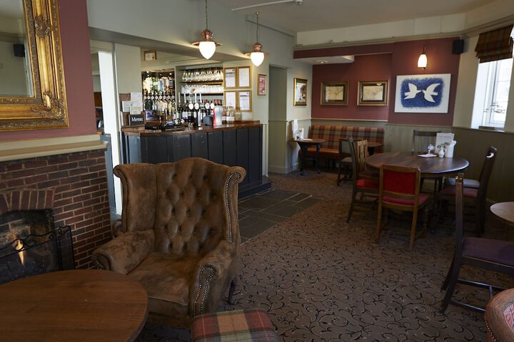 Lounge 20 of 42
