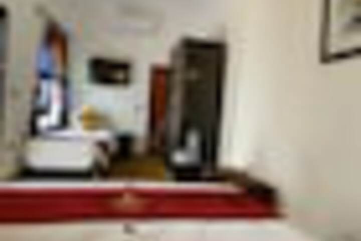 Room 83 of 435