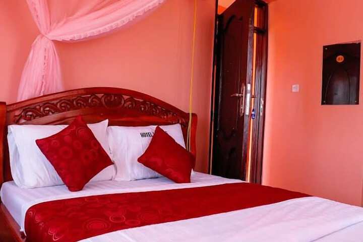 Room 12 of 30