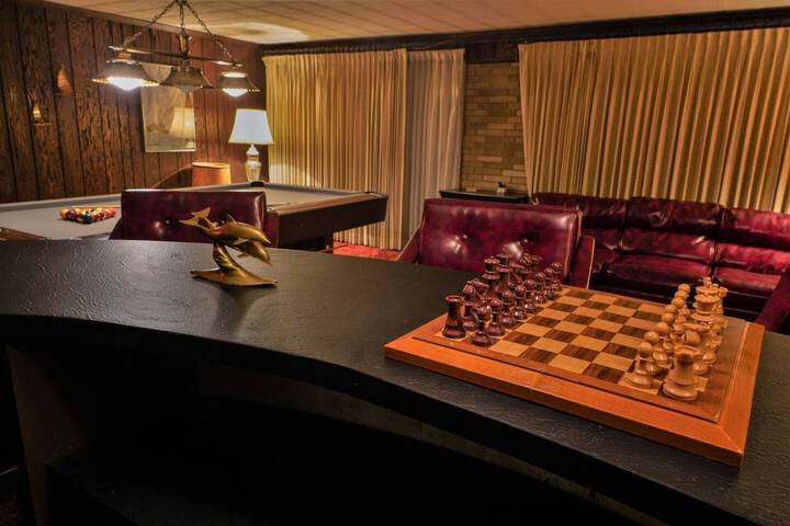 Room 9 of 27