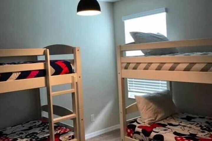 Room 9 of 25